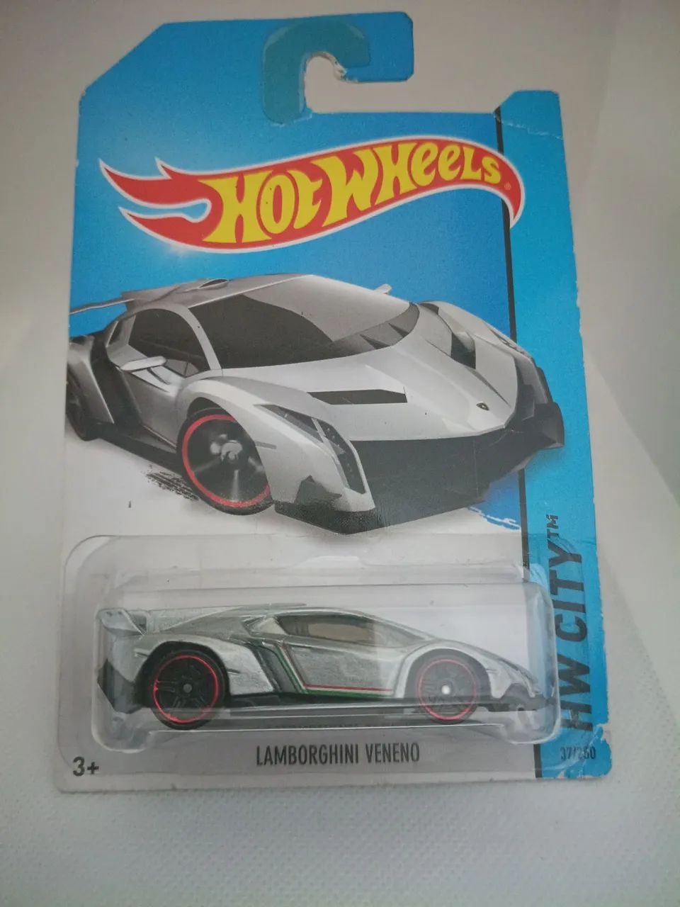 Hot Wheels Lamborghini Veneno HW CITY ? 2013