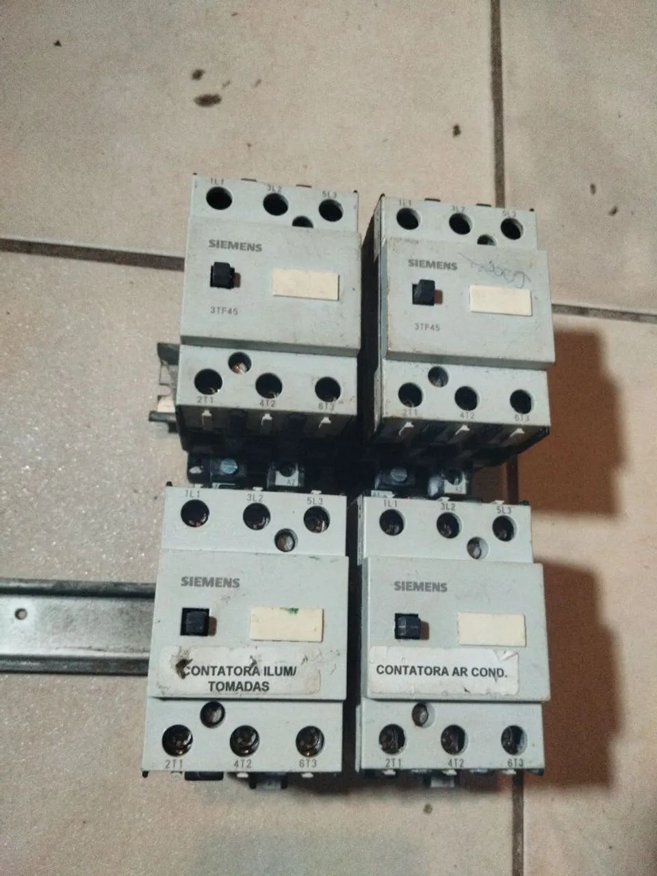 4 Contactora 220v / 50 amperes