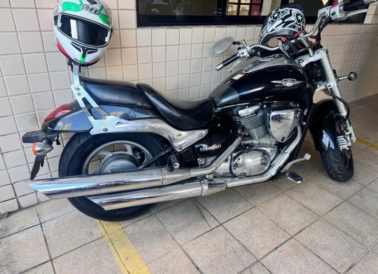 SUZUKI BOULEVARD 800 