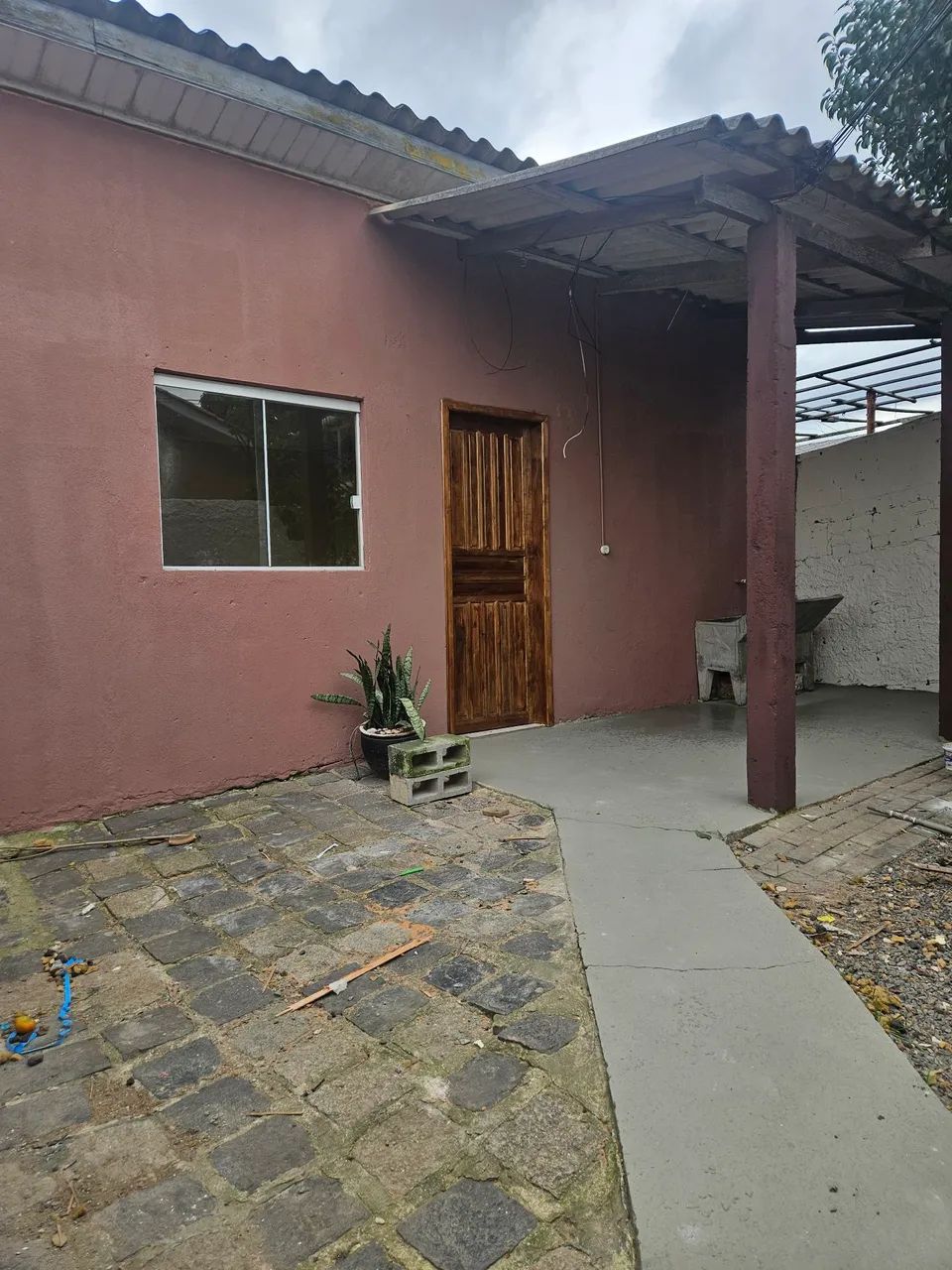 Alugo casa 1 quarto