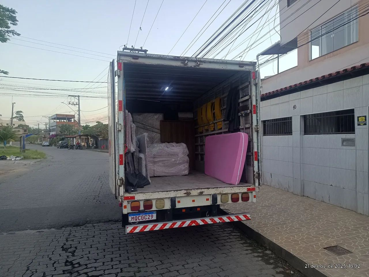 Caminhão baú 3/4  - Foto 3