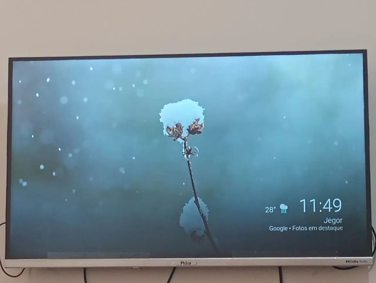 Tv smart bem conservada 