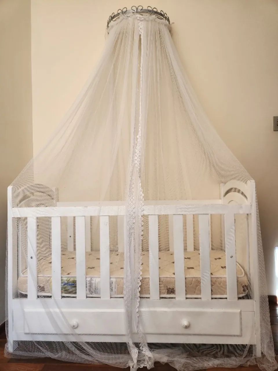 berço em madeira -  juntamente com berco SEM CUSTO: Dossel de parede + véu longo + colchao