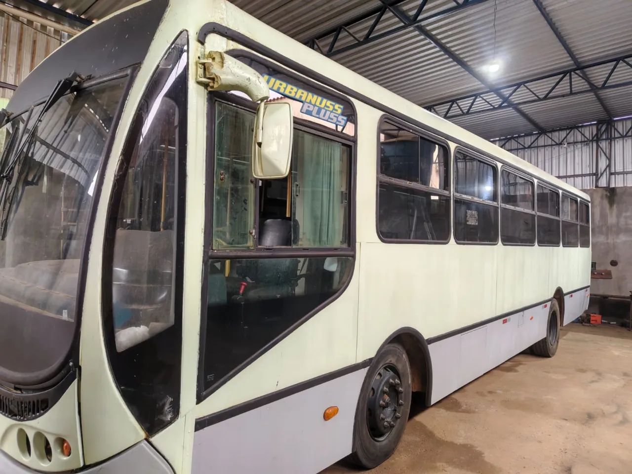 Vendo ônibus coletivo