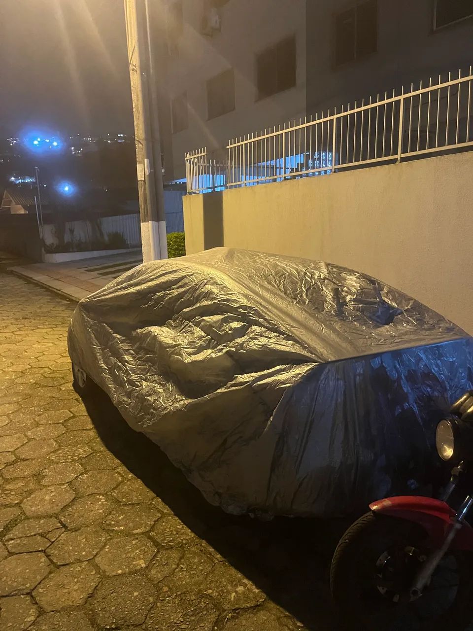 Vendo capa protetora impermeável para carro - Foto 4