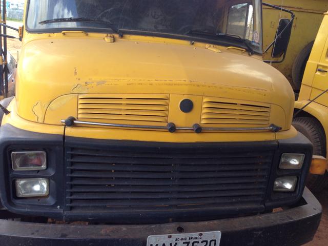 Vendo ou troco Mercedes 1113