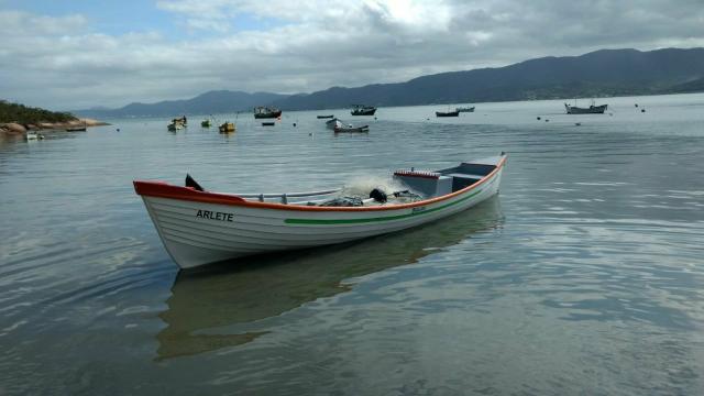 Ocker Fibras (Barcos em fibra)
