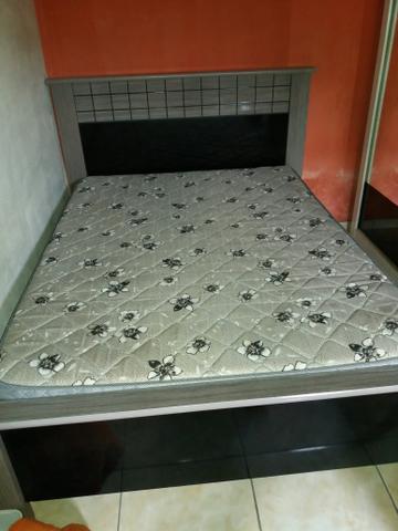 Cama com colchão SEMI NOVA