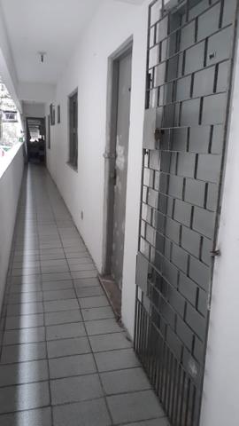 Quitinetes Av Tristão Gonçalves/Água inclusa - Foto 2