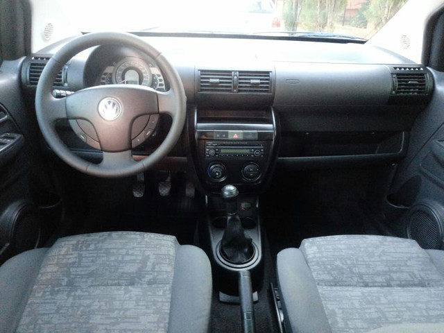 Volks Fox 1.6 4 Portas - Foto 9