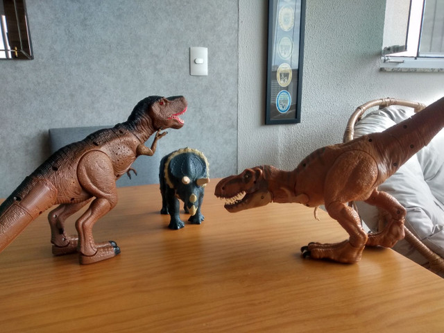 TRÊS Dinossauros !!!