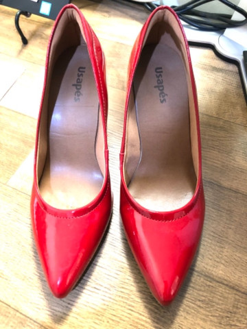 scarpin vermelho usaflex
