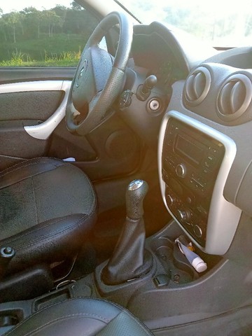 VENDO RENAULT DUSTER 2015.