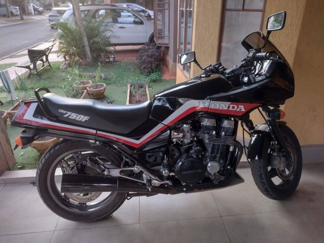 CBX750F 86 BLACK/JAPONESA