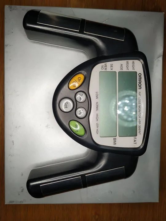 Aparelho Medidor de Gordura Corporal Omron HBF-306INT - Foto 3