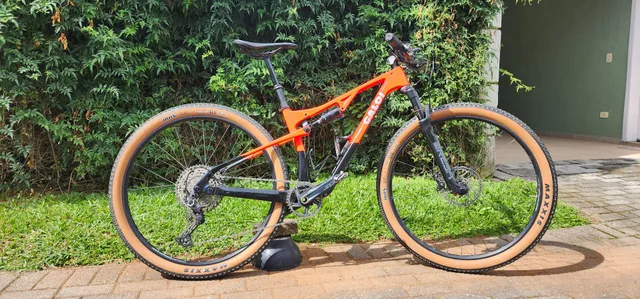 MTB Caloi Elite carbon FS nova.