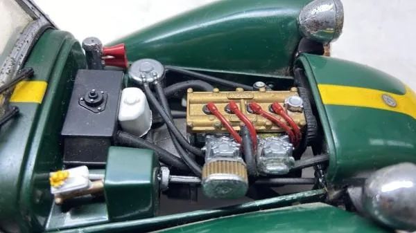 Miniatura Caterham Super Seven Kyosho 1/18 - Hobbies e coleções