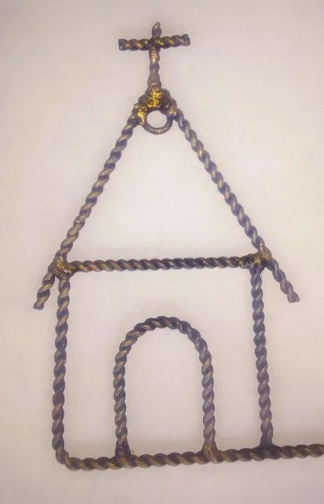 Raríssima Escultura porta vaso Parede Ferro forget ornada Igrejinha e coqueiro *Descrição - Foto 4