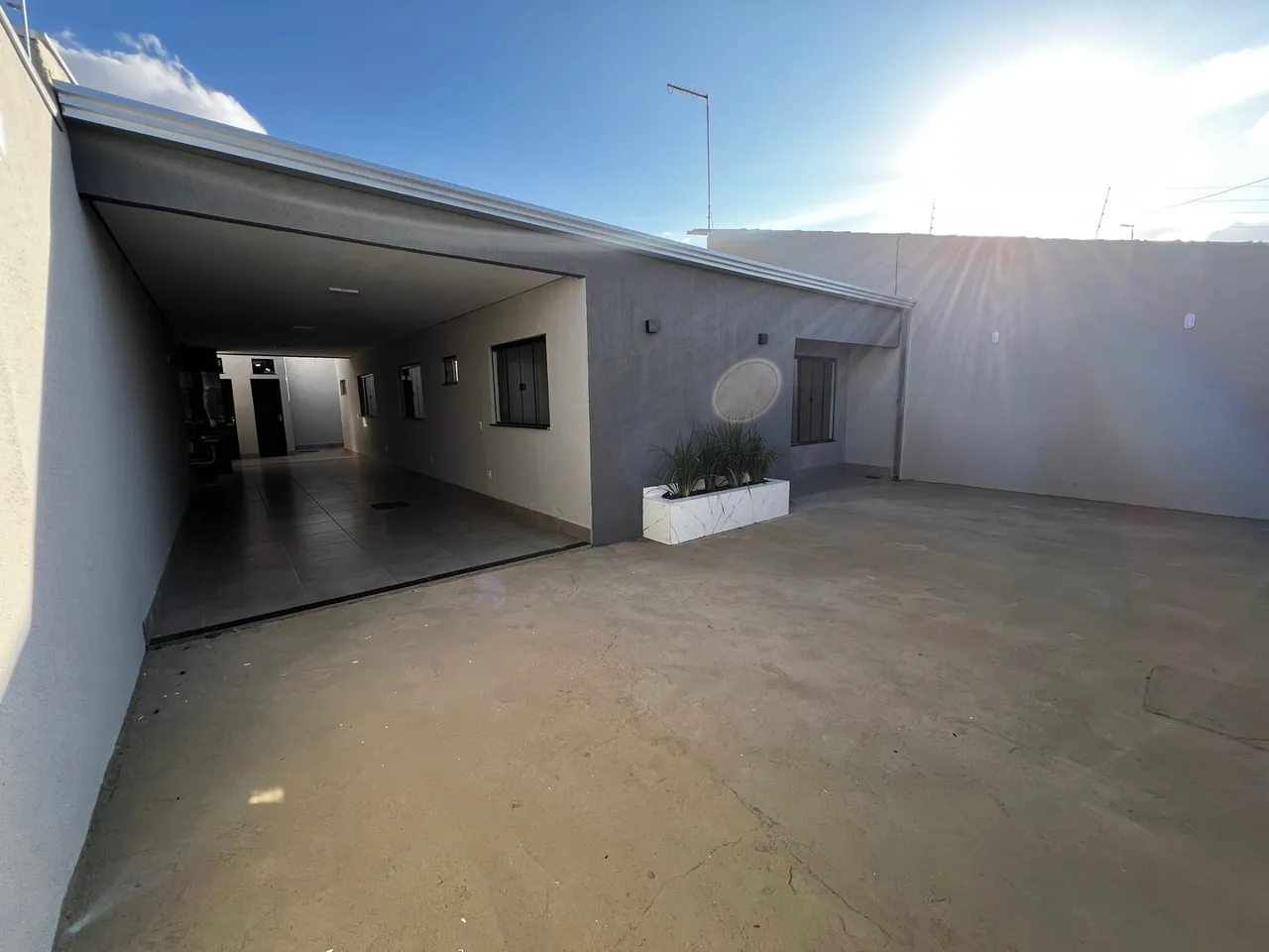 CASA EM ÁGUAS LINDAS FINO ACABAMENTO