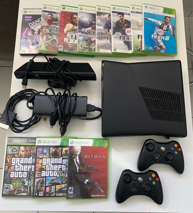 Xbox 360 com jogos e controles