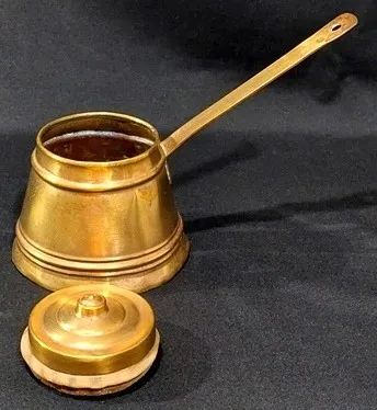 Diferenciada concha com tampa em metal dourado marroquino.  - Foto 4