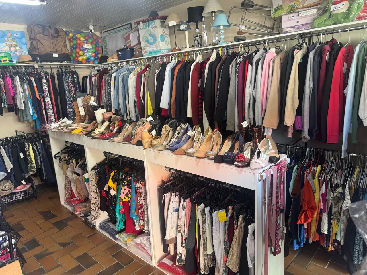 Roupas femininas brecho