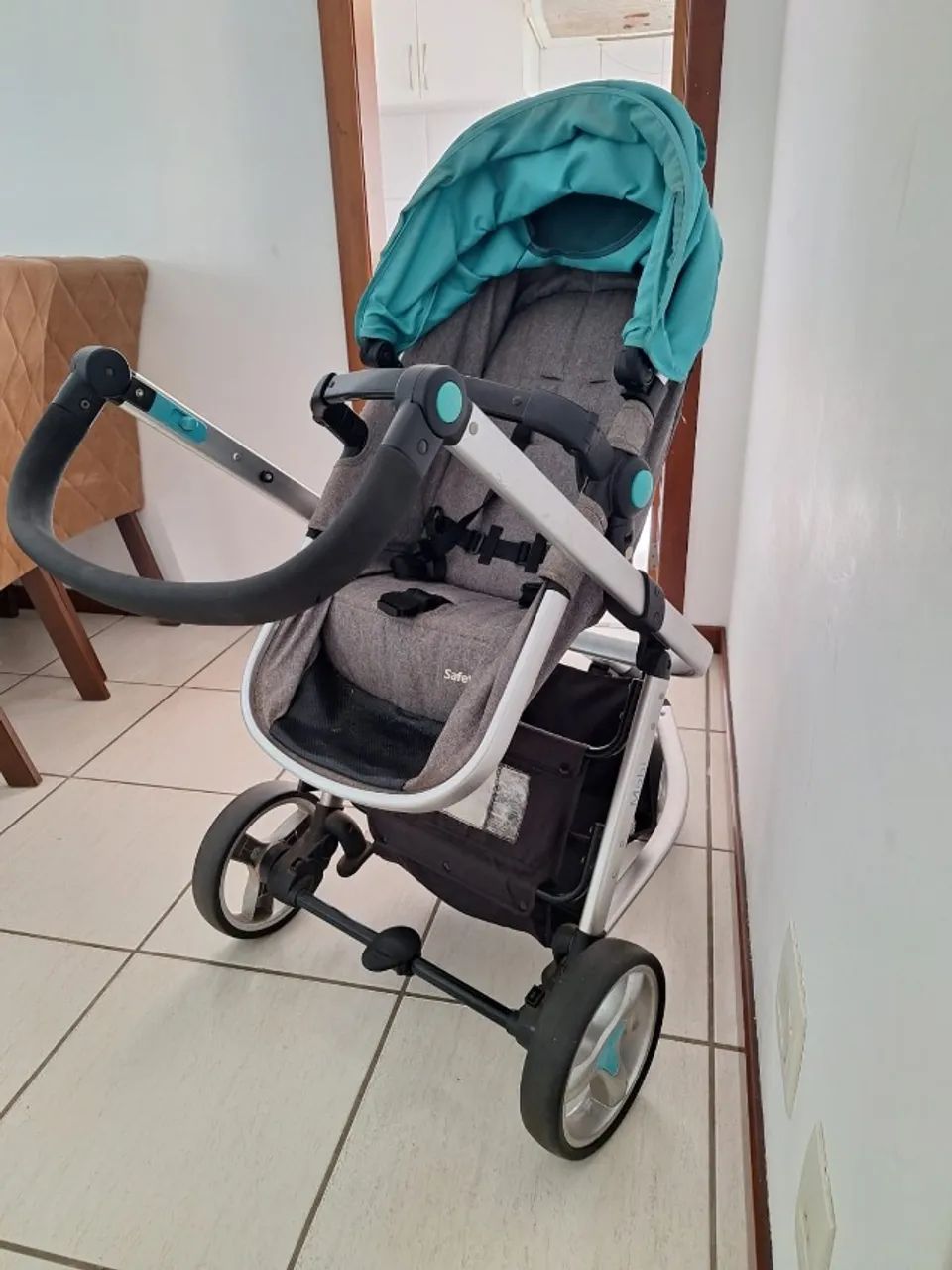 Carrinho de Bebê Safety 1st com Bebê Conforto
