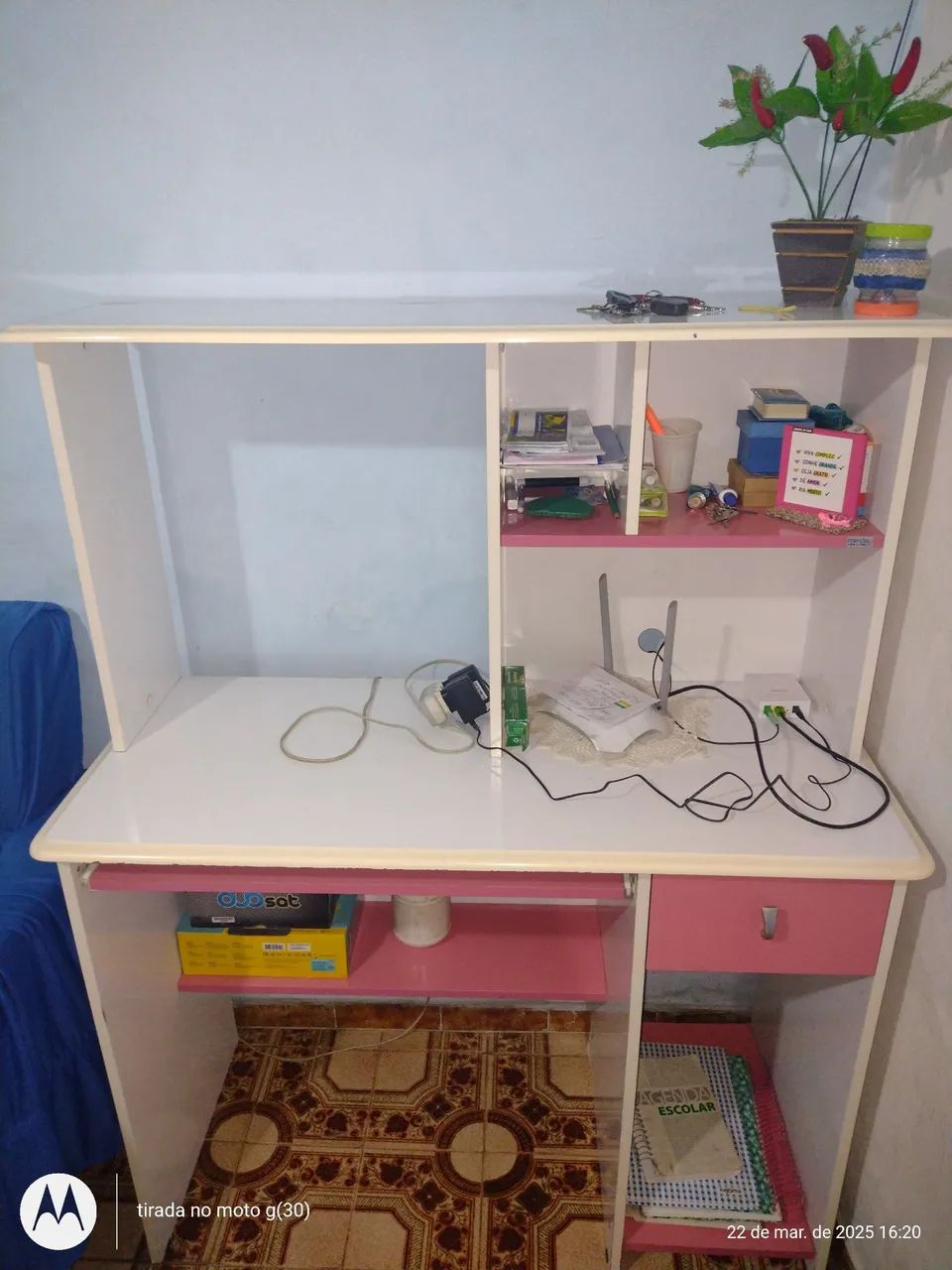 Selling computer desk