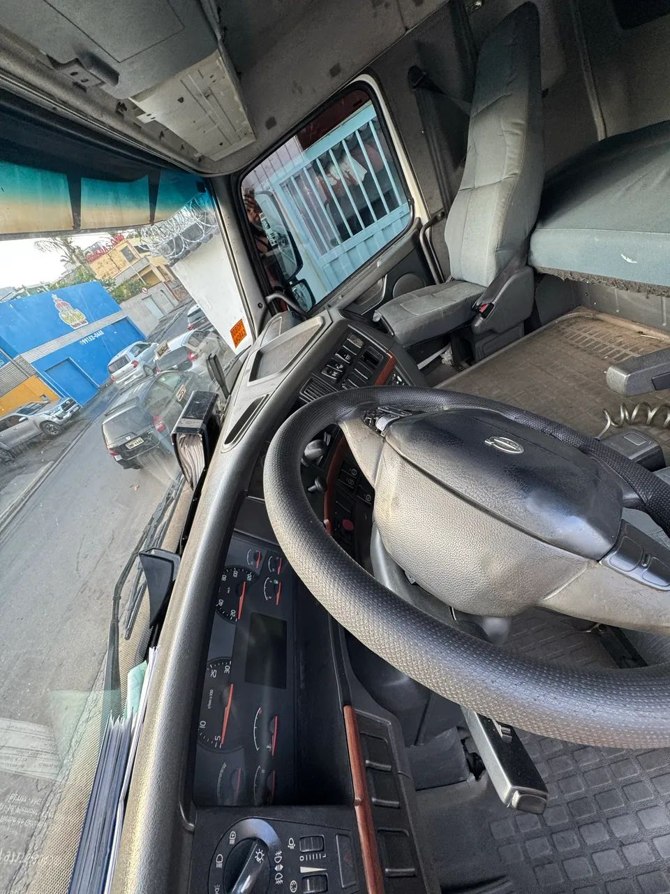 Volvo FH 520 6x4 ano 2011 - Foto 11