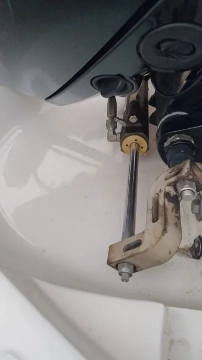 Lancha com motor potente e design moderno - Foto 3