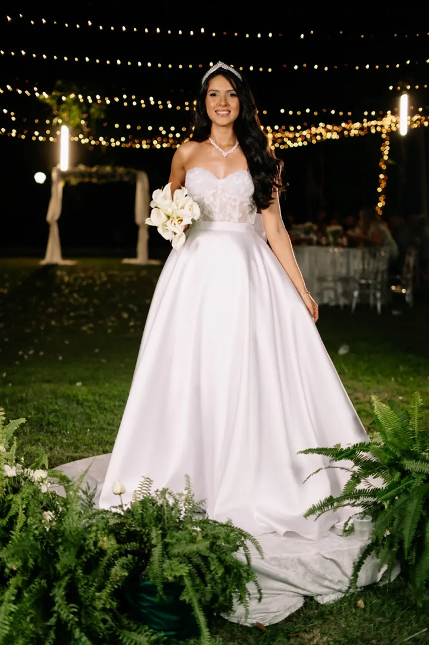 Vestido de Noiva Elegante *