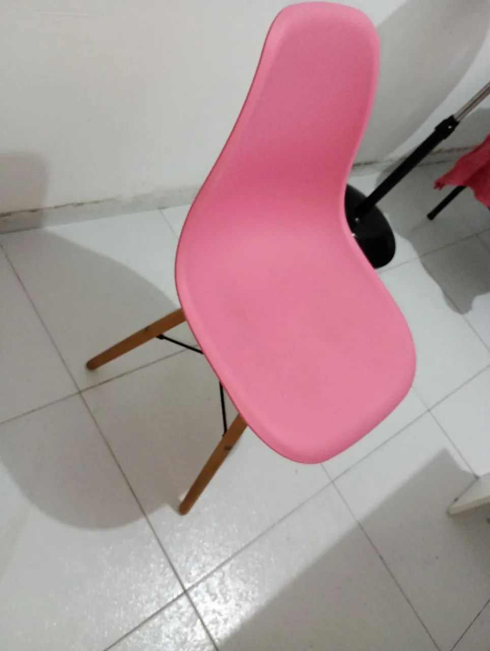 Cadeira Eiffel rosa - Foto 4