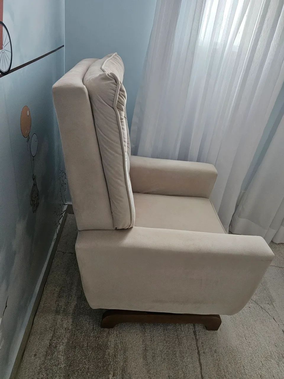 Poltrona de amamentação confortável e elegante - Foto 3