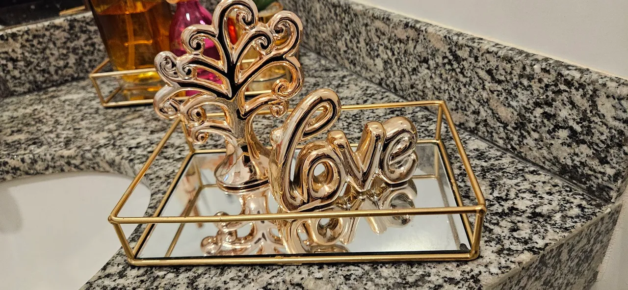 Kit Decorativo Love e Árvore Dourada