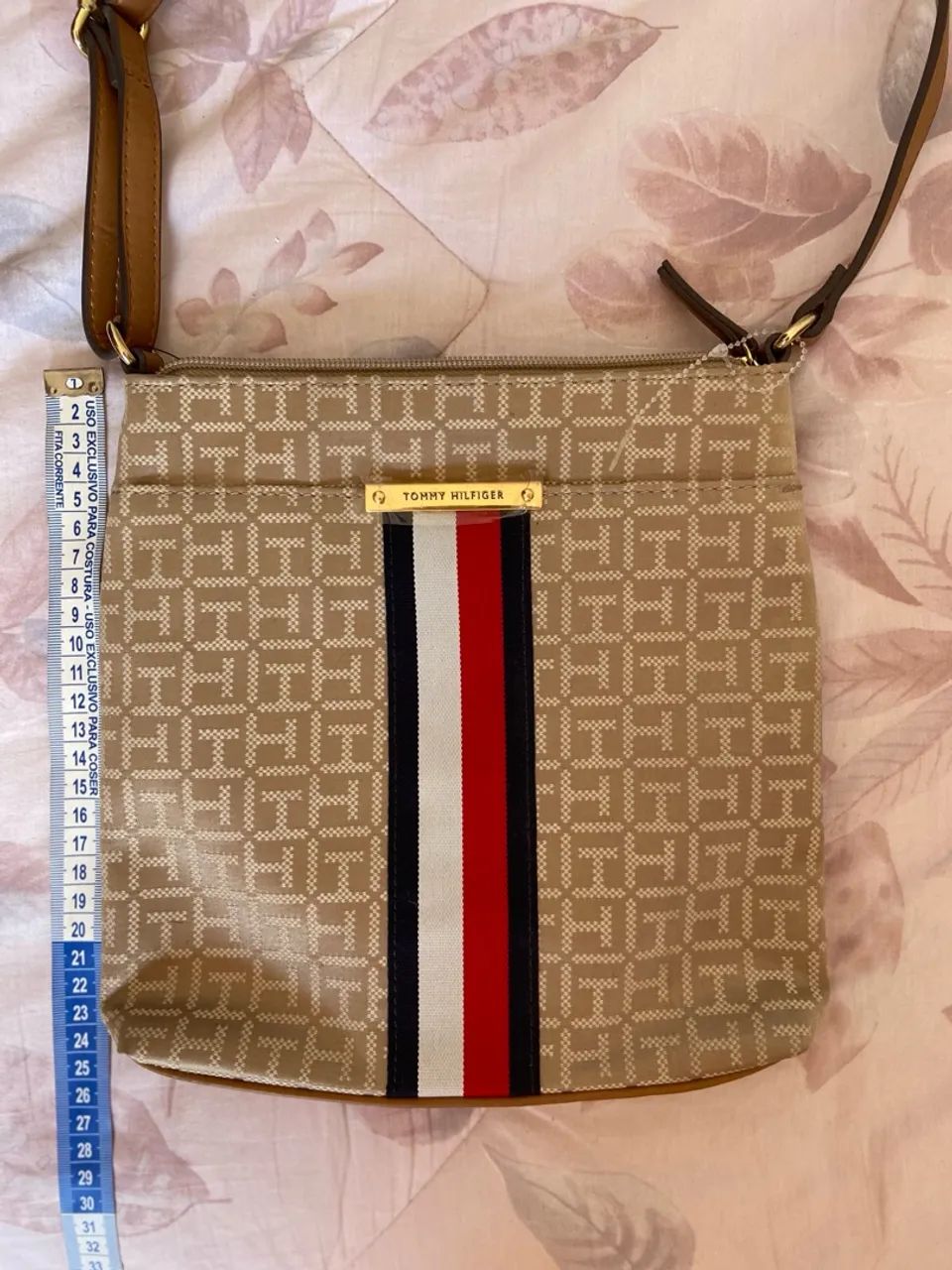Bolsa Tommy Hilfiger Original nova prática e da cor bege 