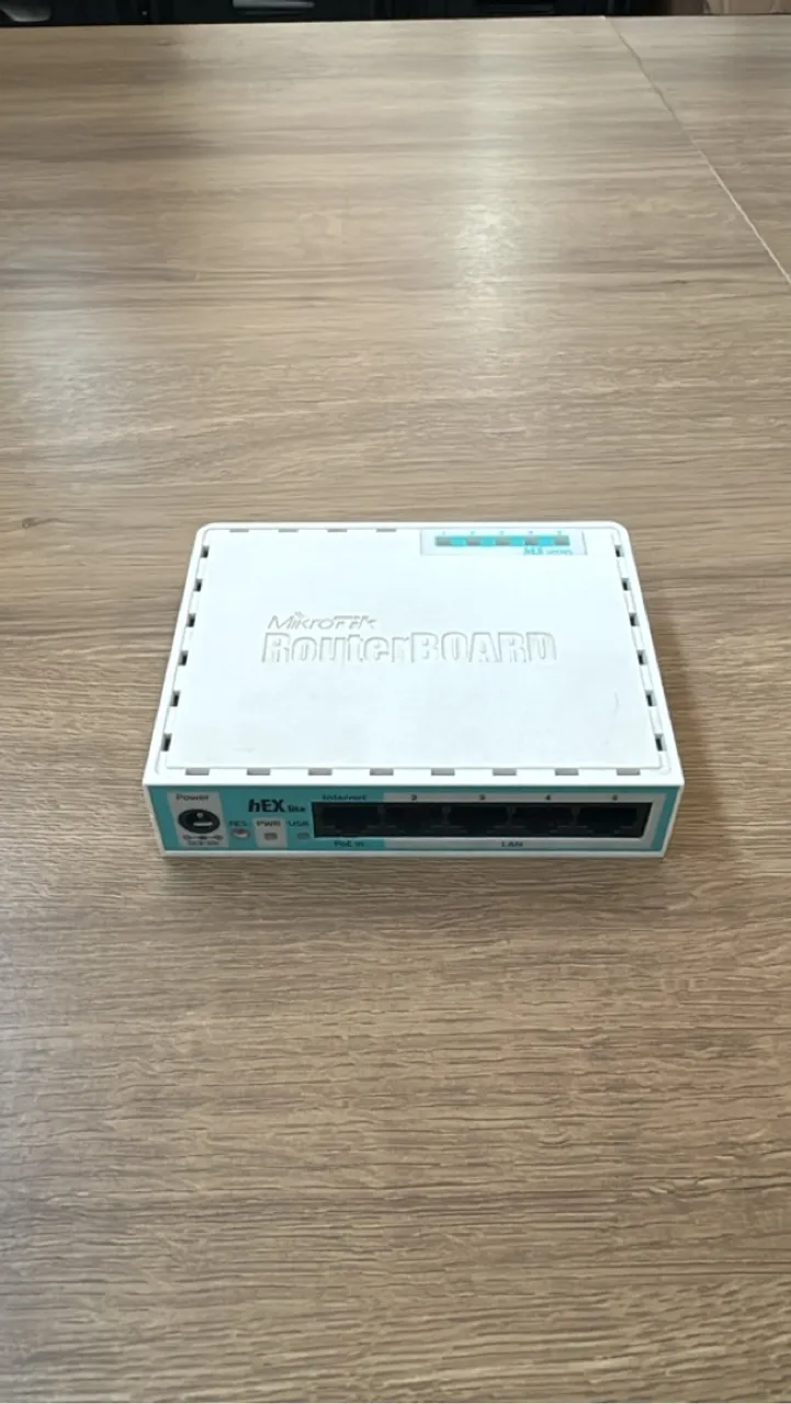 Roteador MikroTik hEX Lite-RbGr2