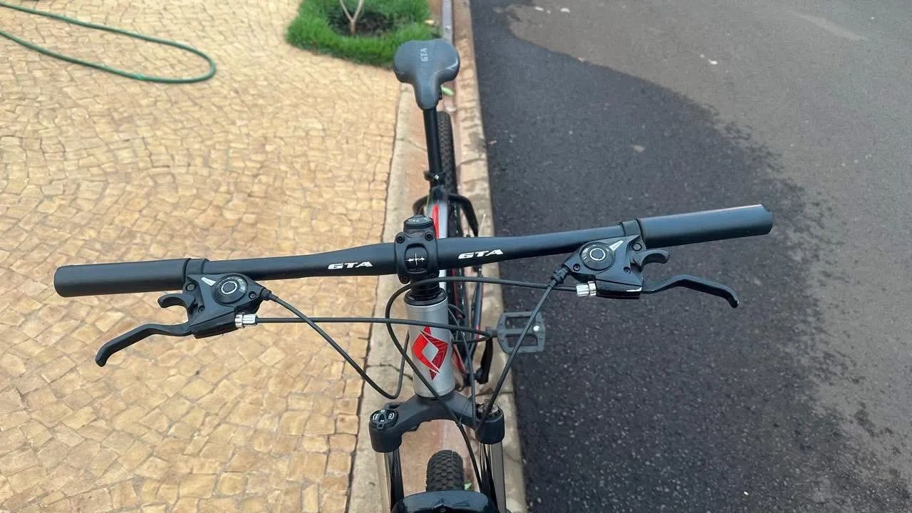 Bicicleta First Aro 29 novíssima  - Foto 5