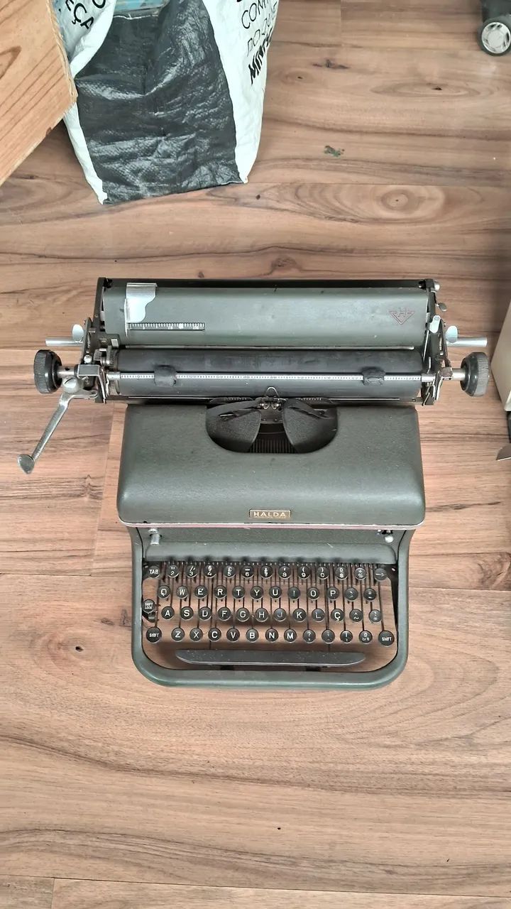 Antiga máquina de datilografia Sueca Halda item de Colecionador 