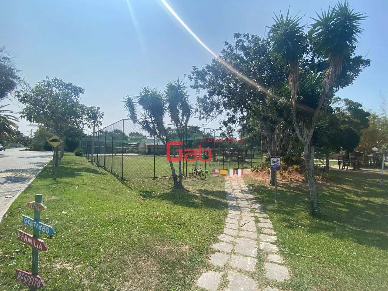 Terreno de 450m² em Condomínio Fechado: Cercado, Limpo e Plano, Pronto para Construir - Foto 4