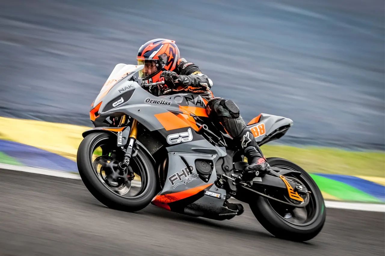 Yzf R3 ABS pista e rua  - Foto 5