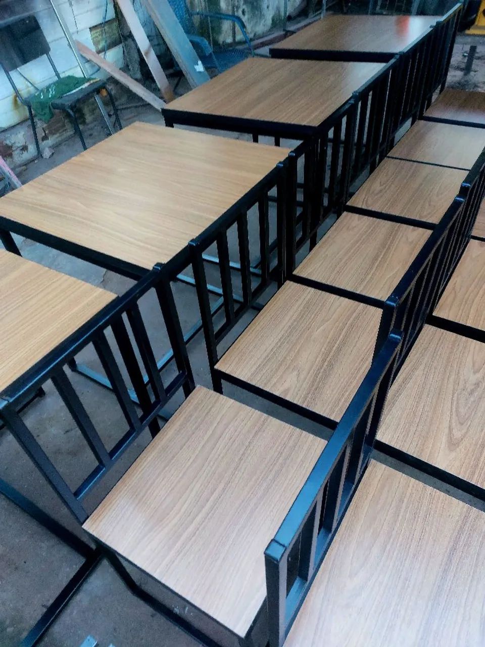 Cadeiras 180 a unidade base metal e MDF  - Foto 5