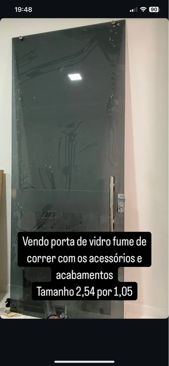 Porta de Vidro Fume de Correr com Acessórios