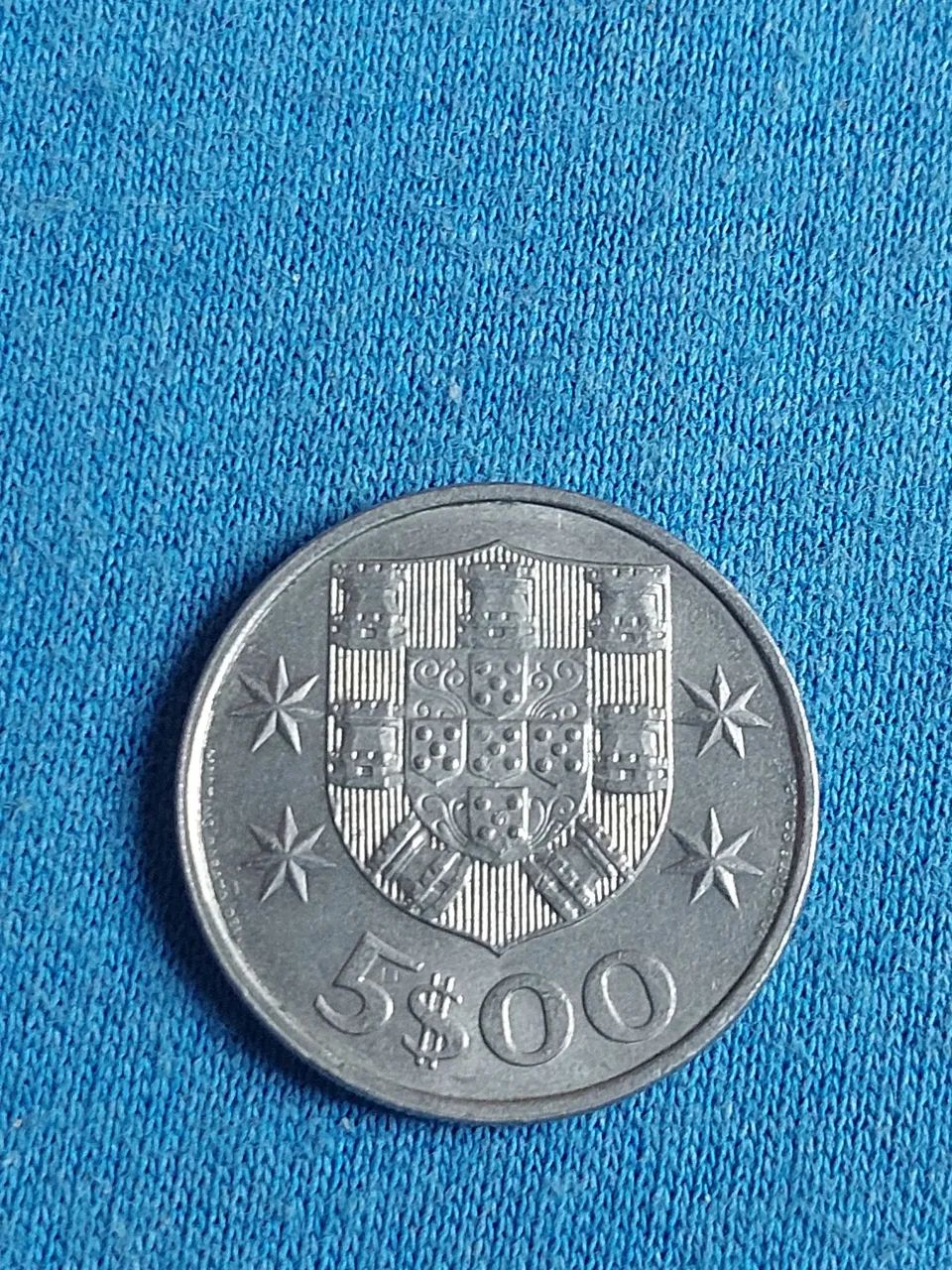 2 Moedas de Portugal 5 escudos- 1980 e 1982 - Foto 3