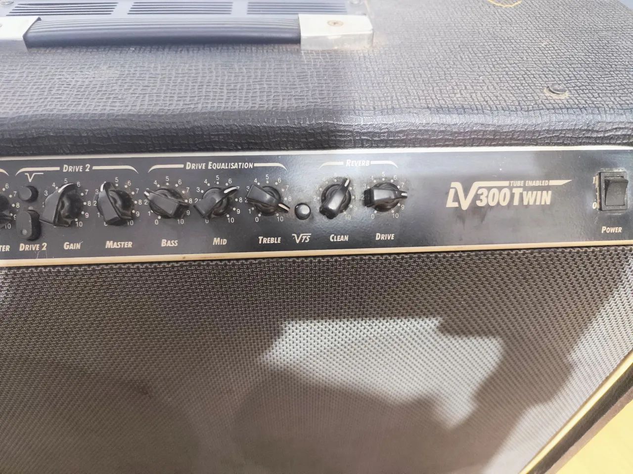 Amplificador Laney LV300 Twin - Foto 2