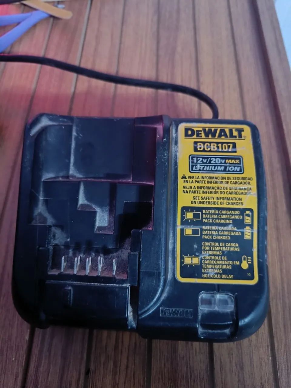 Nível a Laser Einhell e carregador Dewalt  - Foto 3