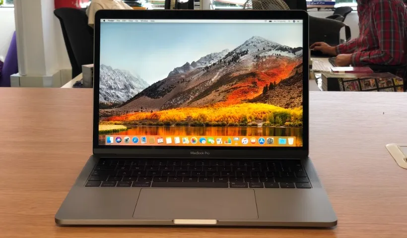 macbook pro 13 i7 16gb