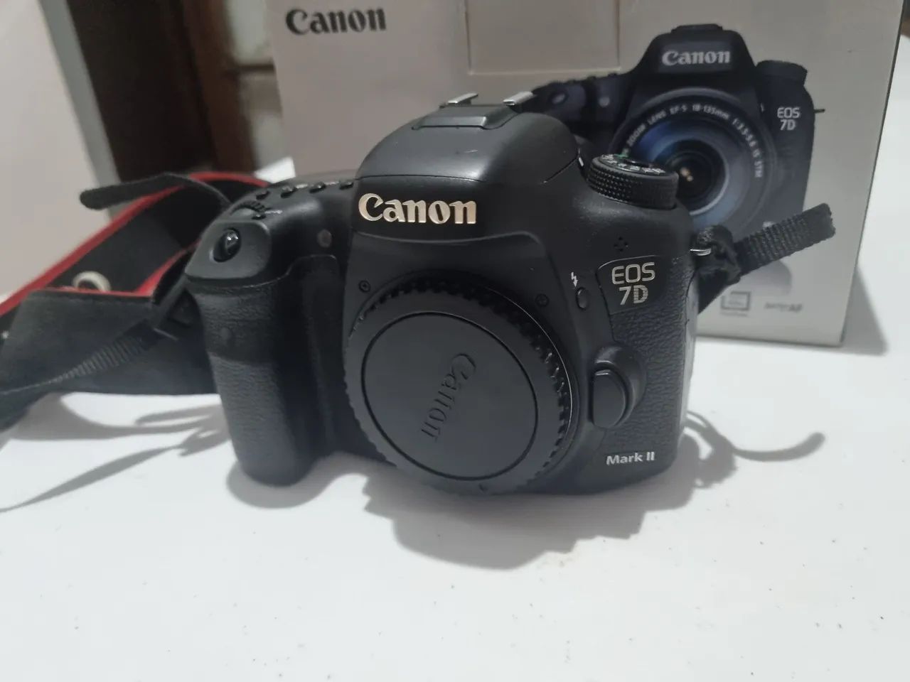 Canon EOS 7D Mark II - Câmera DSLR profissional