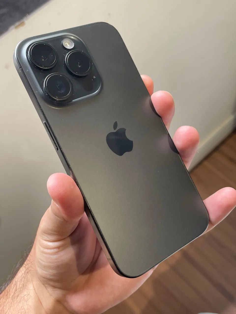 iPhone 15 pro 1tb 