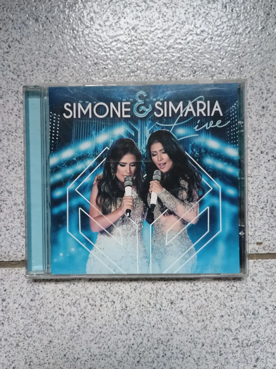 CD Simone & Simaria - Live