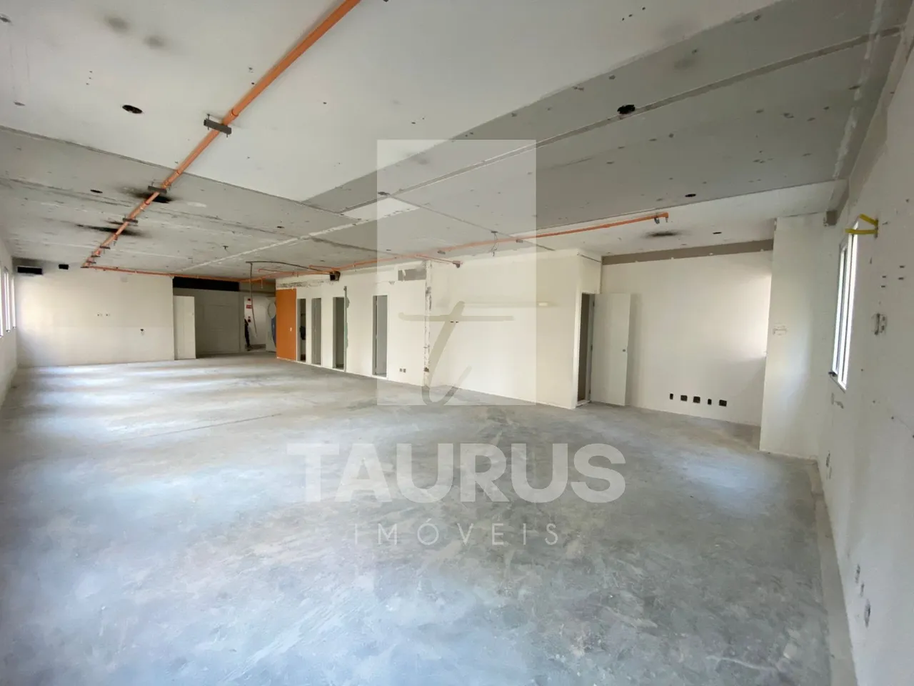 Sala comercial para alugar em Moema - São Paulo-SP